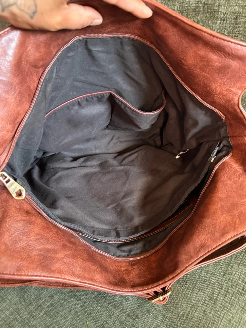 Women’s Soft Distressed Cognac Leather Slouchy Hobo Shoulder Bag
